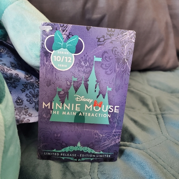NWT Minnie Mouse Main Attraction Haunted Mansion Plush Series 10/12 Limited - Picture 3 of 7